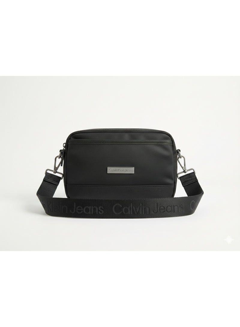 Calvin Klein Jeans Men’s Urban Nylon Crossbody Camera Bag – Black - Image 1